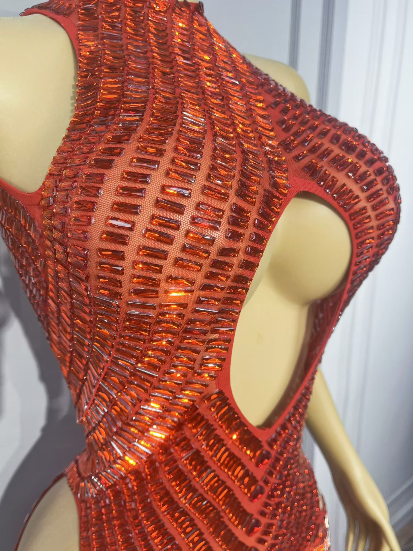 Luxuriöses Rotes Strass-Meerju – Sparkly Rhinestone Club Party Dress Bewertung und Preis